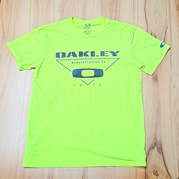 Oakley Other - Oakley 1975 Tshirt.